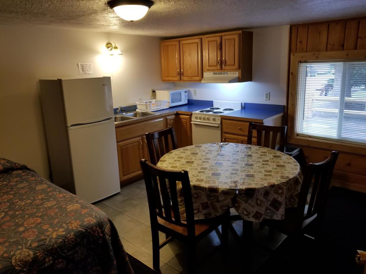 Westwood Motel West Yellowstone Extérieur photo